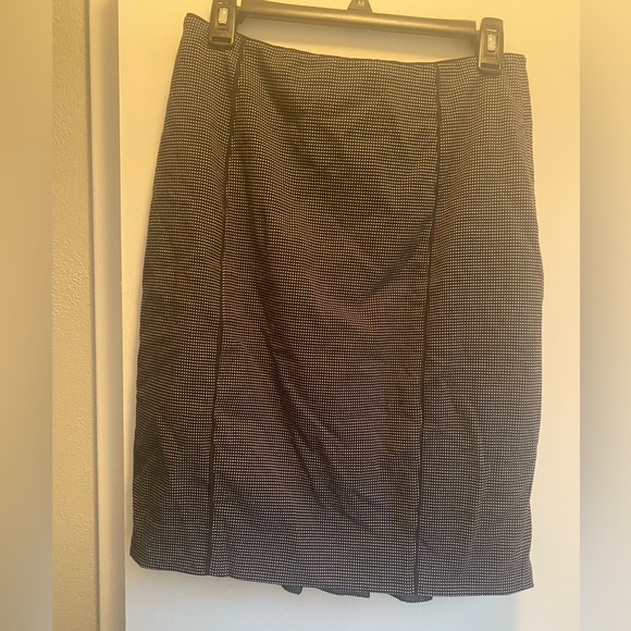 WHBM Black White Dot Skirt - Picture 2 of 5